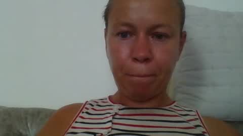 Snapshot of naughtyjennyblondeuk chatting on 9, 7, 2026 naughtyjennyblondeuk online show from 9, 7, 2026