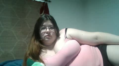 Snapshot of naughtynatalie1988x chatting on 17, 5, 2026 Natalie online show from 17, 5, 2026