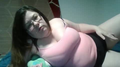 Snapshot of naughtynatalie1988x chatting on 22, 5, 2026 Natalie online show from 22, 5, 2026