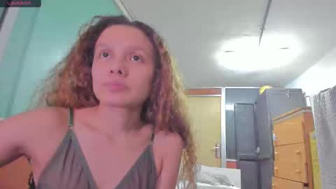 Snapshot of naugthtycurls chatting on 3, 2, 2025 Arantxa online show from 3, 2, 2025