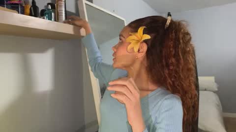 Snapshot of naugthtycurls chatting on 15, 12, 2025 Arantxa online show from 15, 12, 2025