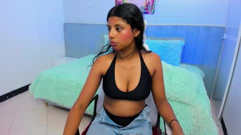 naugthy_brunette_ online show from 27, 11, 2025