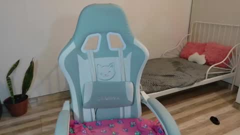 Snapshot of naugthy_muse chatting on 28, 4, 2026 sabrina online show from 28, 4, 2026