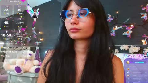 Snapshot of nayecloud chatting on 1, 3, 2025 Naye online show from 1, 3, 2025
