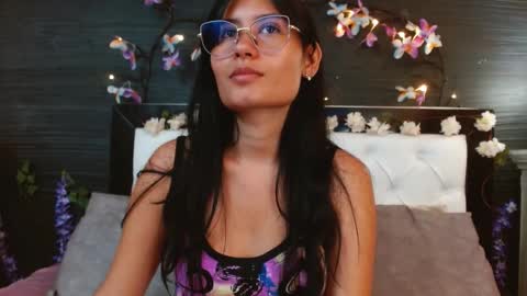 Snapshot of nayecloud chatting on 12, 3, 2025 Naye online show from 12, 3, 2025