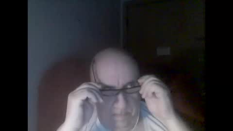 Snapshot of needlesslove chatting on 27, 1, 2025 Tom online show from 27, 1, 2025