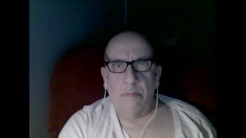 Snapshot of needlesslove chatting on 18, 9, 2025 Tom online show from 18, 9, 2025