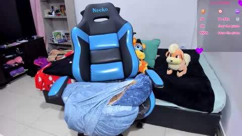 Geek Nicole    im Neeko UwU online show from 5, 11, 2025