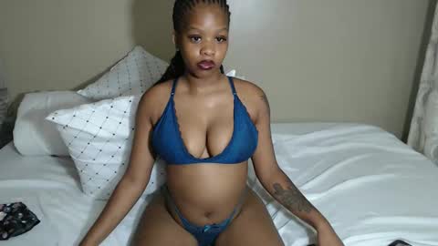 Snapshot of neeshaah chatting on 5, 12, 2025 Neeshaa online show from 5, 12, 2025