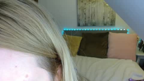 Snapshot of neighbournicole chatting on 6, 7, 2026 Birthday online show from 6, 7, 2026