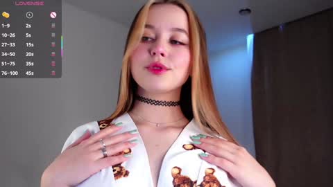 Snapshot of neldaaskins chatting on 31, 1, 2025 Lana online show from 31, 1, 2025