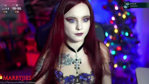 Snapshot of nelle_ chatting on 10, 1, 2025 online show from 10, 1, 2025