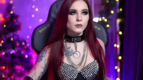 Snapshot of nelle_ chatting on 16, 12, 2025 online show from 16, 12, 2025