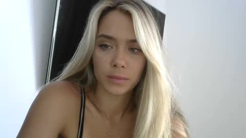 Snapshot of nelly_fortu chatting on 23, 4, 2026 nelly_fortu online show from 23, 4, 2026