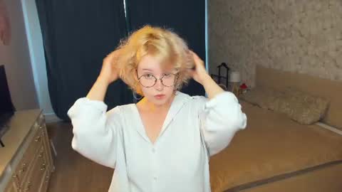 Snapshot of nelly_gloss chatting on 10, 6, 2026 nelly_gloss online show from 10, 6, 2026
