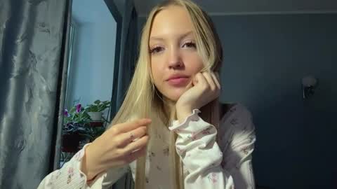 Snapshot of nellylosk chatting on 18, 5, 2026 Katy or Katherine online show from 18, 5, 2026