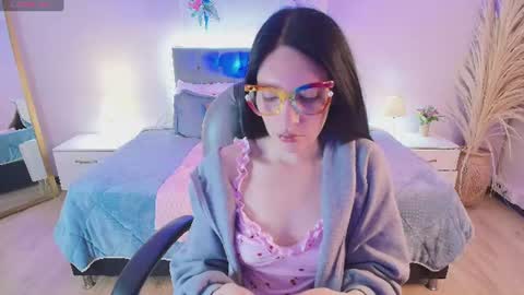 Snapshot of neo_sarah_ chatting on 5, 7, 2026 Sarah online show from 5, 7, 2026