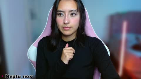 Neptu noxx online show from 25, 3, 2026