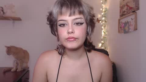 Snapshot of neurotic_witch chatting on 10, 9, 2025 Mar online show from 10, 9, 2025