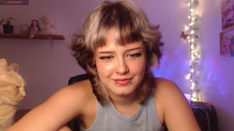 Snapshot of neurotic_witch chatting on 16, 9, 2025 Mar online show from 16, 9, 2025