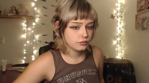 Snapshot of neurotic_witch chatting on 24, 9, 2025 Mar online show from 24, 9, 2025