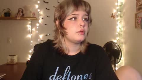 Snapshot of neurotic_witch chatting on 1, 10, 2025 Mar online show from 1, 10, 2025