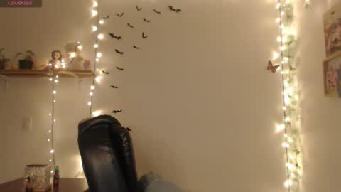 Snapshot of neurotic_witch chatting on 3, 10, 2025 Mar online show from 3, 10, 2025