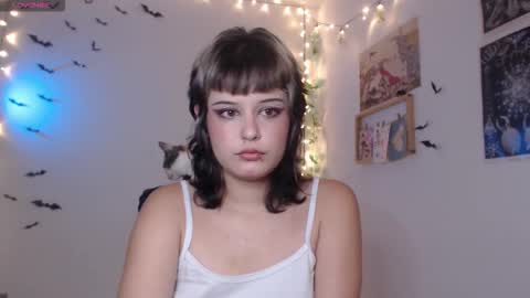 Snapshot of neurotic_witch chatting on 6, 11, 2025 Mar online show from 6, 11, 2025