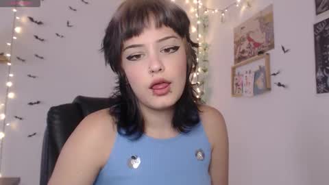 Snapshot of neurotic_witch chatting on 18, 11, 2025 Mar online show from 18, 11, 2025