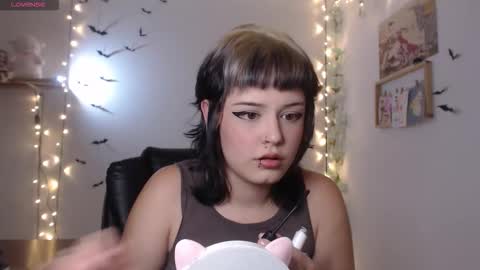 Snapshot of neurotic_witch chatting on 20, 11, 2025 Mar online show from 20, 11, 2025