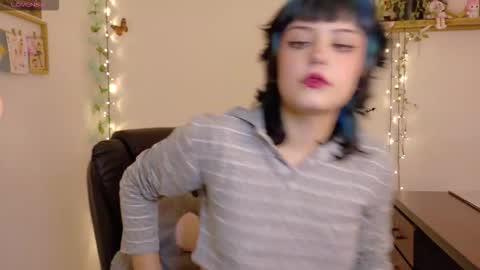 Snapshot of neurotic_witch chatting on 19, 12, 2025 Mar online show from 19, 12, 2025