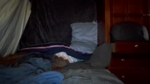 Snapshot of newdaynewdream chatting on 28, 7, 2026 SleepsNaked online show from 28, 7, 2026
