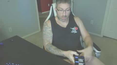 Snapshot of newevo chatting on 3, 6, 2026 newevo online show from 3, 6, 2026