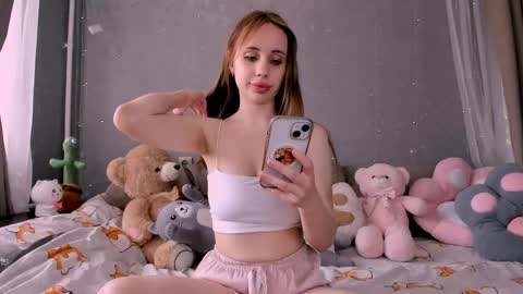 Snapshot of next__door chatting on 21, 5, 2026 Daria online show from 21, 5, 2026