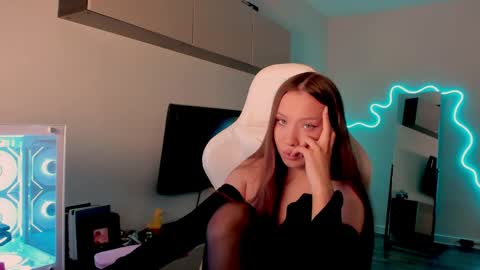 Mina online show from 22, 4, 2026