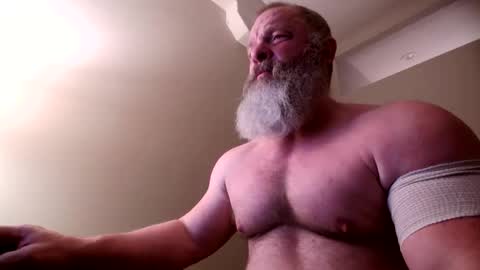 Snapshot of nhmuscledaddy chatting on 25, 5, 2026 nhmuscledaddy online show from 25, 5, 2026