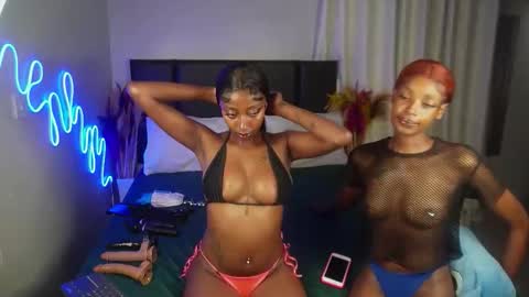 Snapshot of nia_bell chatting on 17, 9, 2025 kikiNiaAria online show from 17, 9, 2025