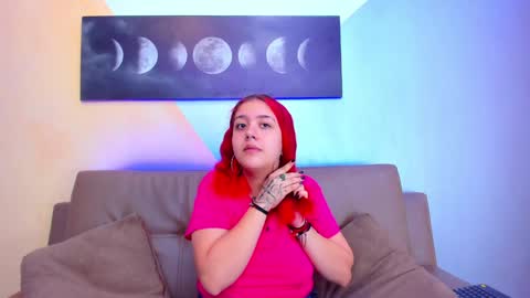 Estefani  online show from 30, 12, 2024