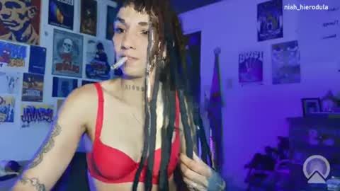 Snapshot of niahhierodula chatting on 27, 6, 2026 niah online show from 27, 6, 2026