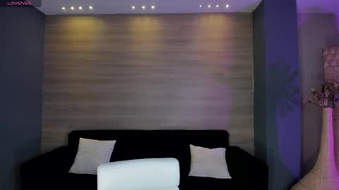 SQUIRTER DOLL    online show from 23, 4, 2026