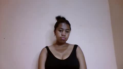 Snapshot of nicelly01 chatting on 17, 5, 2026 nicelly01 online show from 17, 5, 2026