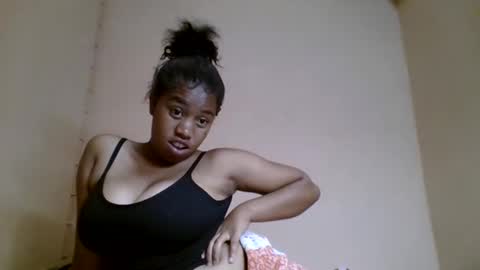 Snapshot of nicelly01 chatting on 18, 5, 2026 nicelly01 online show from 18, 5, 2026