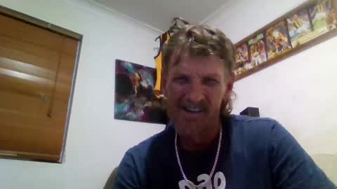 Snapshot of niceozziecockxxx chatting on 25, 4, 2026 Sexiishaine online show from 25, 4, 2026