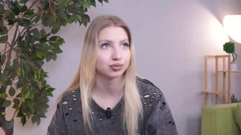 Snapshot of nichollesplonskowski chatting on 24, 3, 2026 Nala online show from 24, 3, 2026