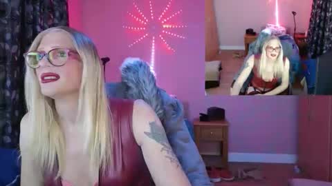 Snapshot of nicktu52 chatting on 10, 9, 2025 nicktuuk online show from 10, 9, 2025