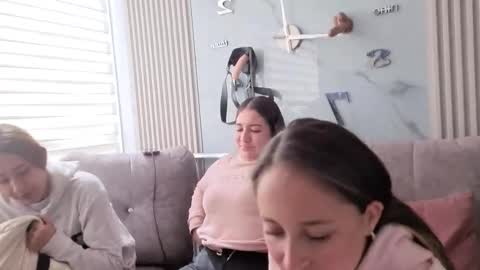 nicky_as online show from 16, 12, 2025