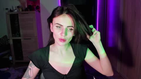 Nicky Weekends online show from 27, 1, 2025