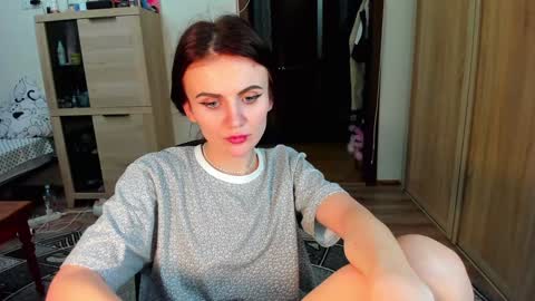 Nicky Weekends online show from 3, 2, 2025