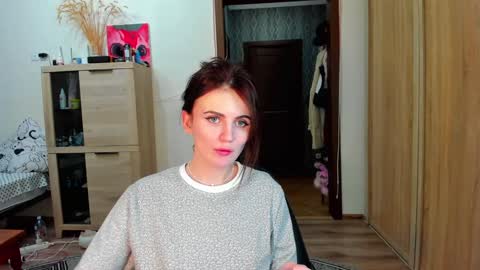 Nicky Weekends online show from 3, 2, 2025