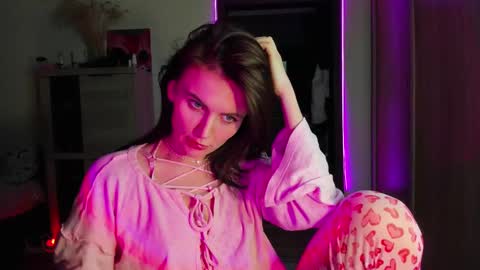 Nicky Weekends online show from 14, 2, 2025